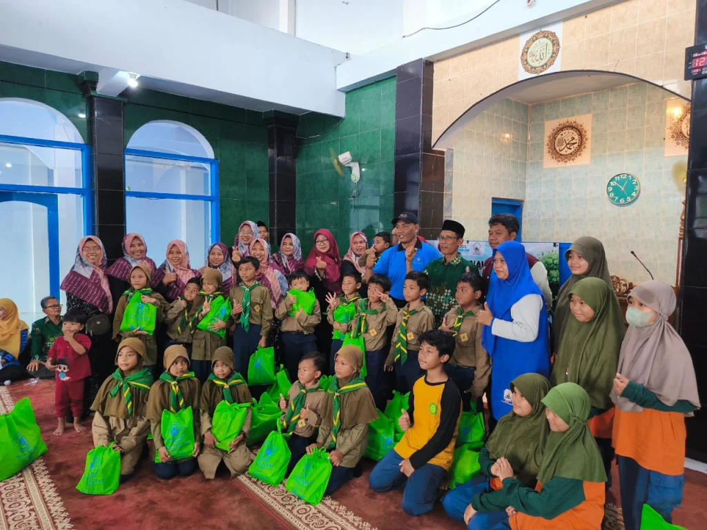 Sinergi Ukhuwah: Bansos SD Muhammadiyah 2 Denpasar untuk SD Muhammadiyah Sang Surya Gilimanuk