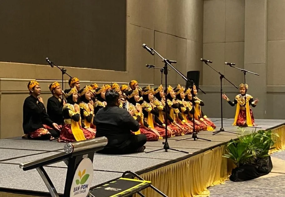 Paduan Suara ‘Smamda Voice’ Memukau di RAKORDA II BAN-PDM Jatim