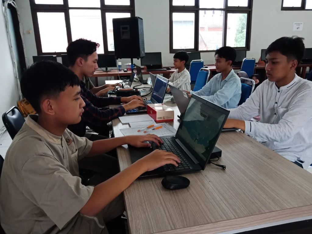 Siswa DTCP Spemdalas Bikin Produk Berbasis IT dan IoT di Islamic Bootcamp