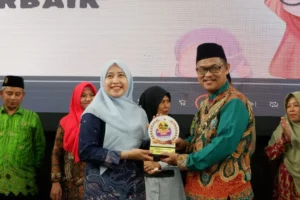 SD Muhammadiyah Manyar Menginspirasi Melalui Filantropi