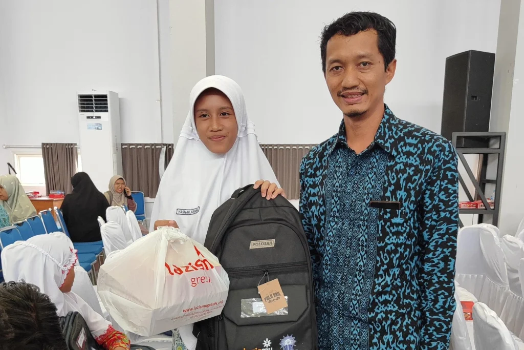 Hadiah untuk Anak Yatim Piatu: Lazismu Gresik Bagikan School Kit dalam Gathering Anak Asuh 2024
