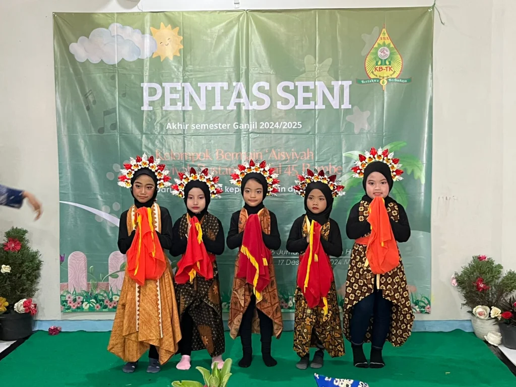 Tari-Tarian Meriahkan Pengambilan Rapor KB TK Aisyiyah Bustanul Athfal 45 Bambe