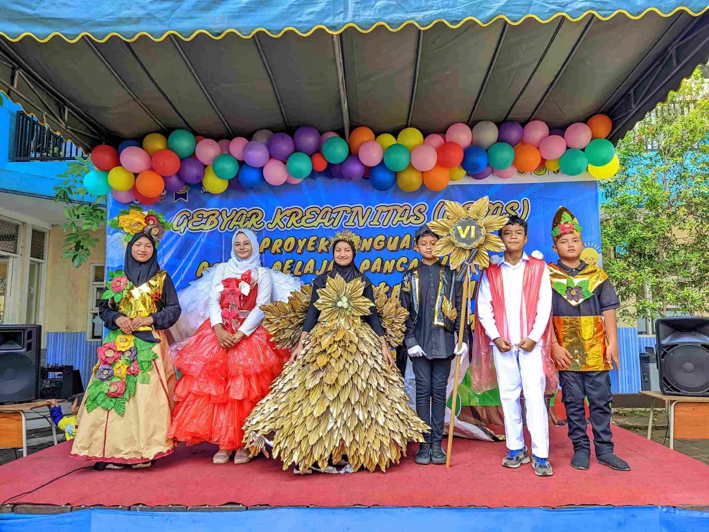 Meriah! Gebyar Kreativitas SD Muhdelta Bertema Cantik dengan Sampah