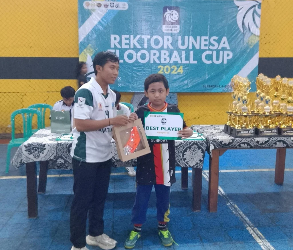 Masuk dari Bangku Cadangan, Siswa Ini Terpilih Jadi Best Player Kompetisi Floorball