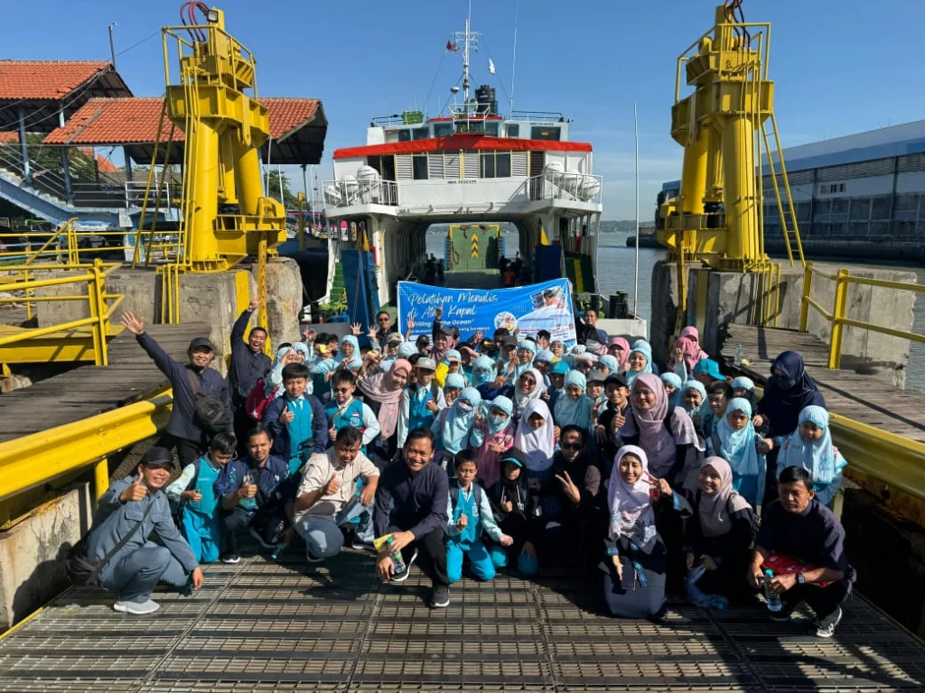 Istimewa! Pengalaman Seru Kegiatan Literasi Sambil Naik Kapal