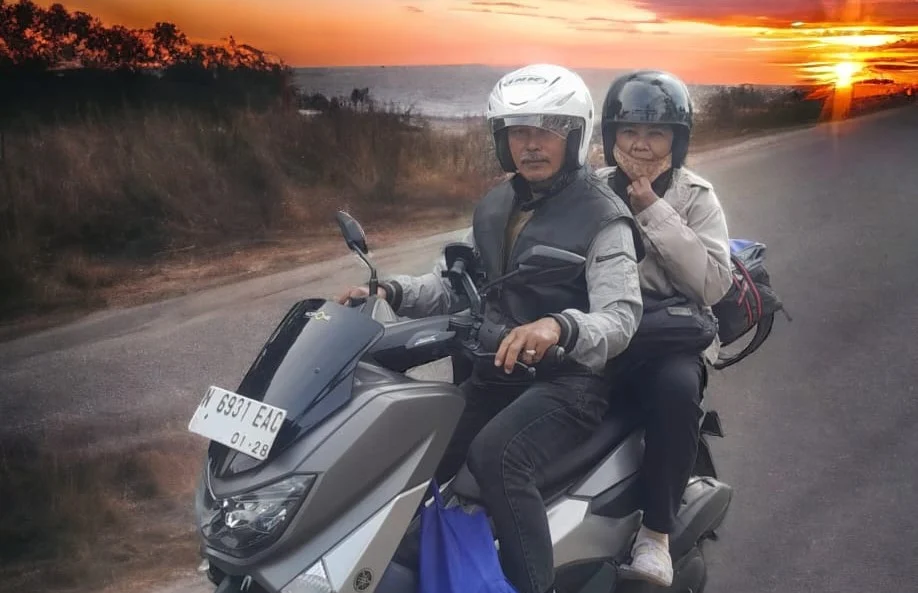 Yusuf Wibisono dan Sang Istri: Romansa di Atas Roda Dua, Dakwah di Jalanan