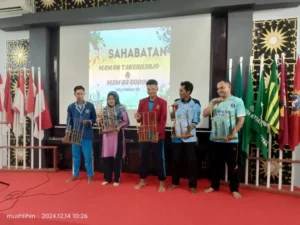 Angklung Jadi Simbol Persahabatan IPM MAM 8 Takerharjo dan MAM 3 Godog