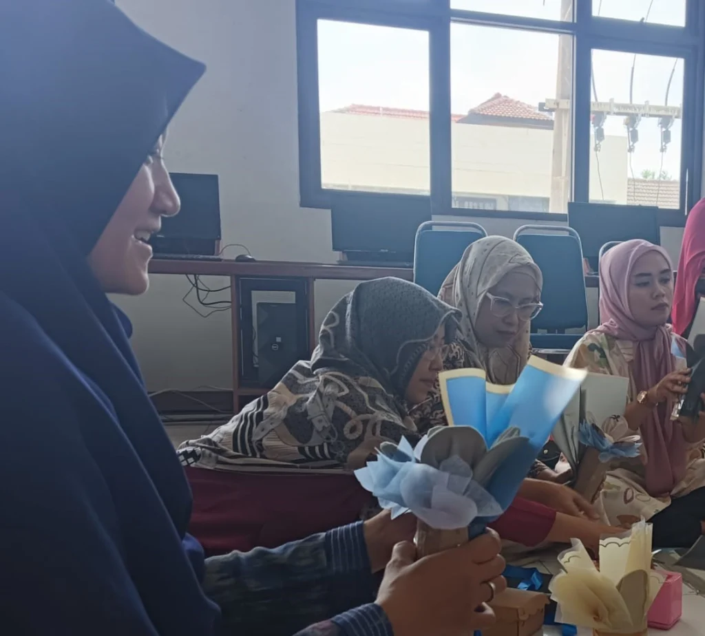 Program Life Skill for Mom Ikhwam Spemdalas Menghasilkan Beragam Bouquet Cantik Jilbab Segi Empat