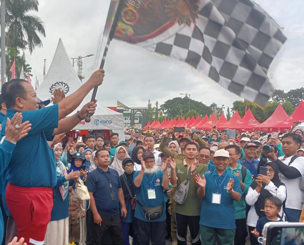 Bupati Jember Lepas Ribuan Peserta Pawai Ta’aruf Milad ke-112 Muhammadiyah