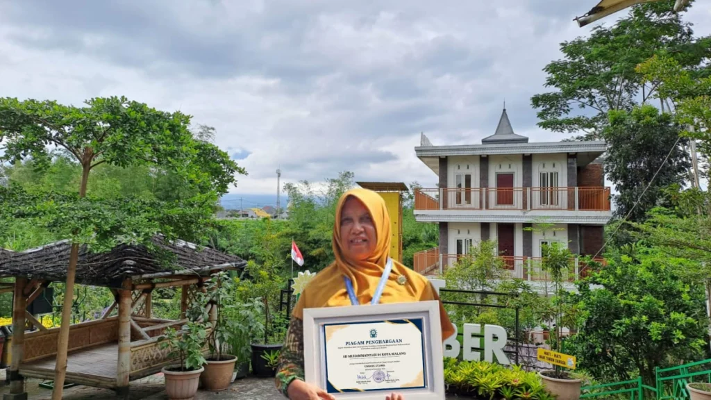 Luar Biasa! SD Mupat Raih Penghargaan Sekolah Unggul Utama