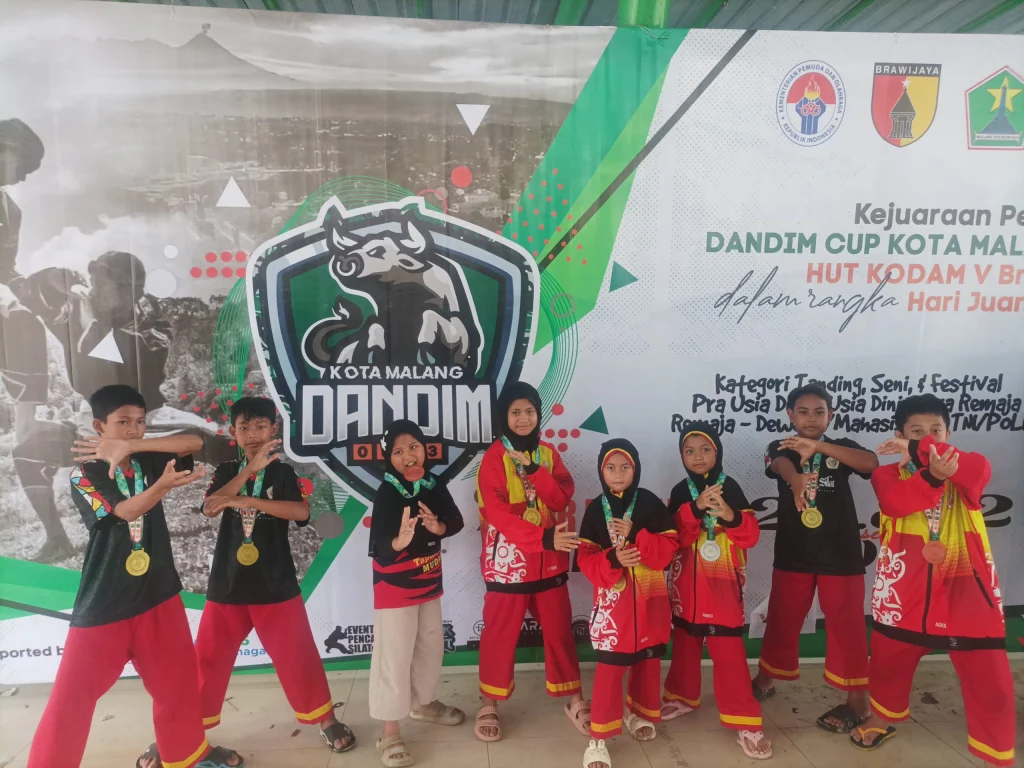 Pesilat SD Mudabo Sabet 16 Medali di Kejuaraan Pencak Silat Dandim Cup Kota Malang