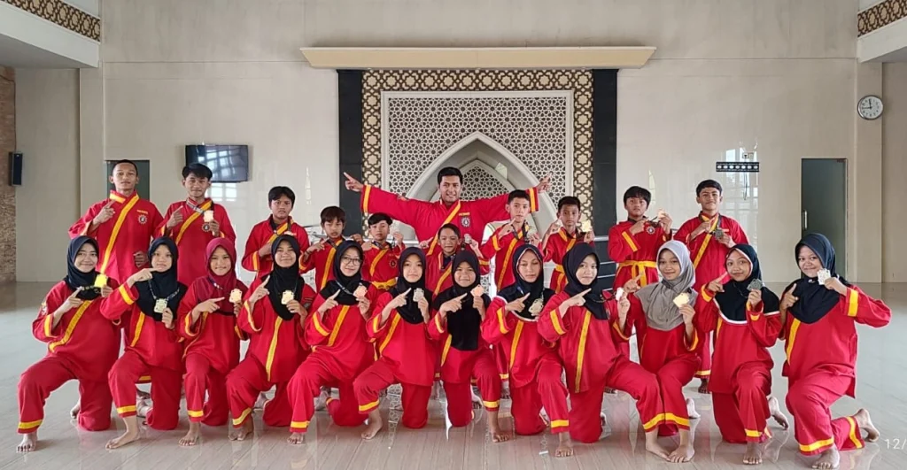 Tim Tapak Suci Cabang Tulangan Berhasil Merebut 25 Medali di Turnamen UNESA Pencak Silat Challenge Competition