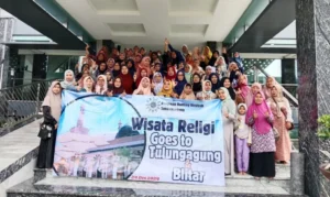 Pimpinan Ranting Aisyiyah Sendangagung Berkegiatan Wisata Religi