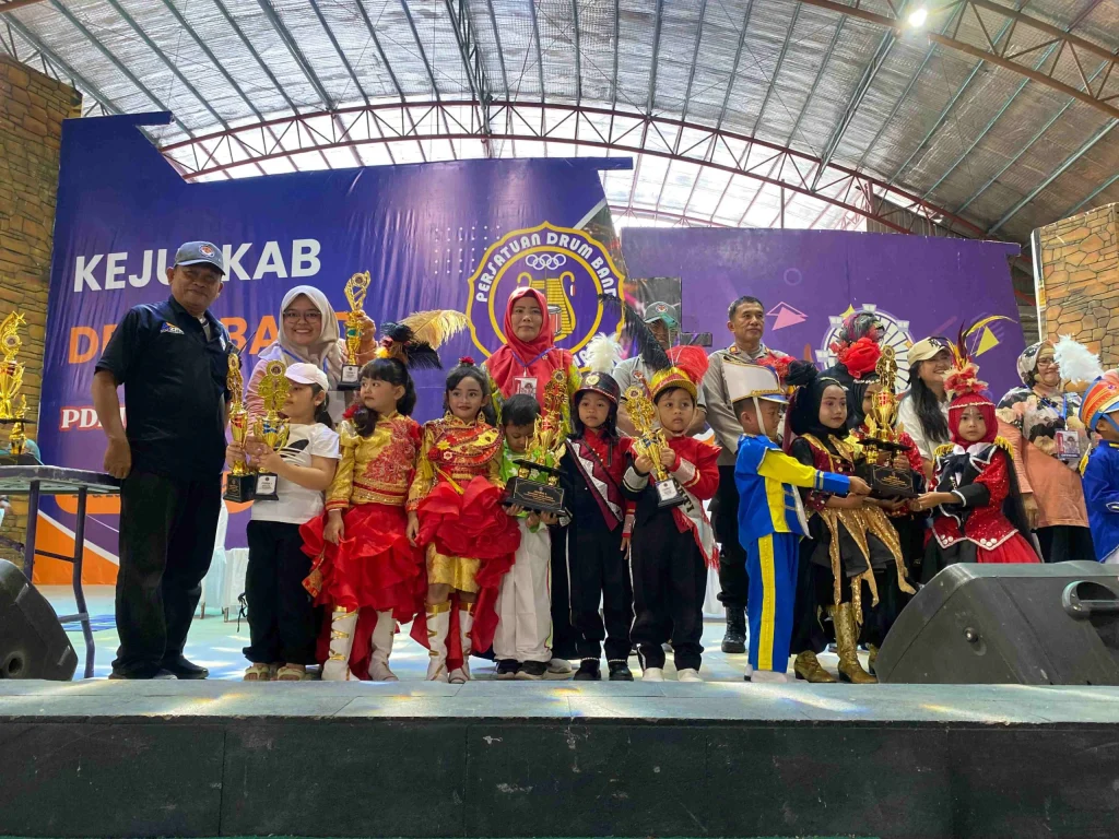 Drum Band TK ABA Percontohan Raih Kejurkab Drum Band PDBI Bojonegoro 2024