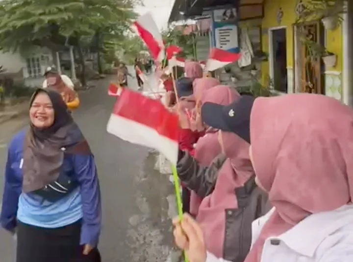 Tim Cheering SD Muhammadiyah Kota Blitar Semarakkan Fun Walk and Epic Run PDM Kota Blitar 2024