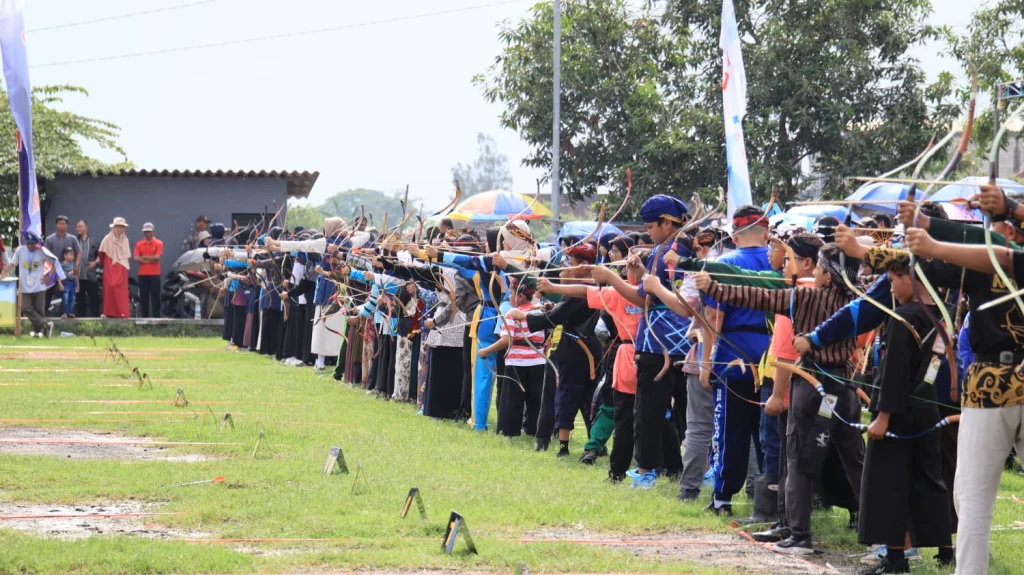 Ratusan Peserta Penuhi Turnamen Panahan Star Java 2024