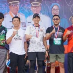 Sekda Kota Blitar Mengikuti Fun Walk & Epic Run PDM Kota Blitar 2024 di Tengah Gerimis