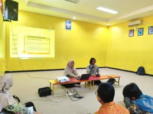 Begini Cara Praktis Menulis Cerita ala Guru Sekolah Kreatif Baratajaya
