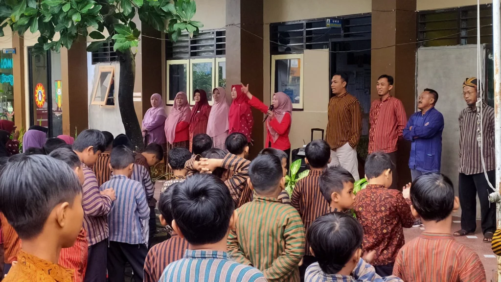 SD Muhammadiyah Kota Blitar Gelar Apel Pagi Sambut Semester II Tahun Pelajaran 2024/2025