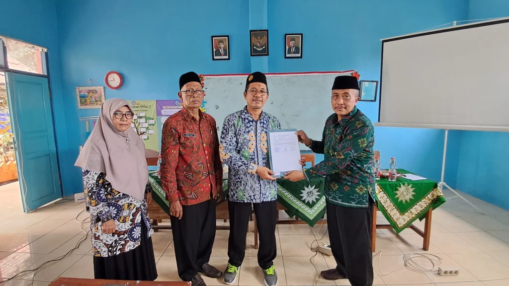 Kado Akhir Tahun SD Muhammadiyah Melirang Raih Akreditasi A Unggul