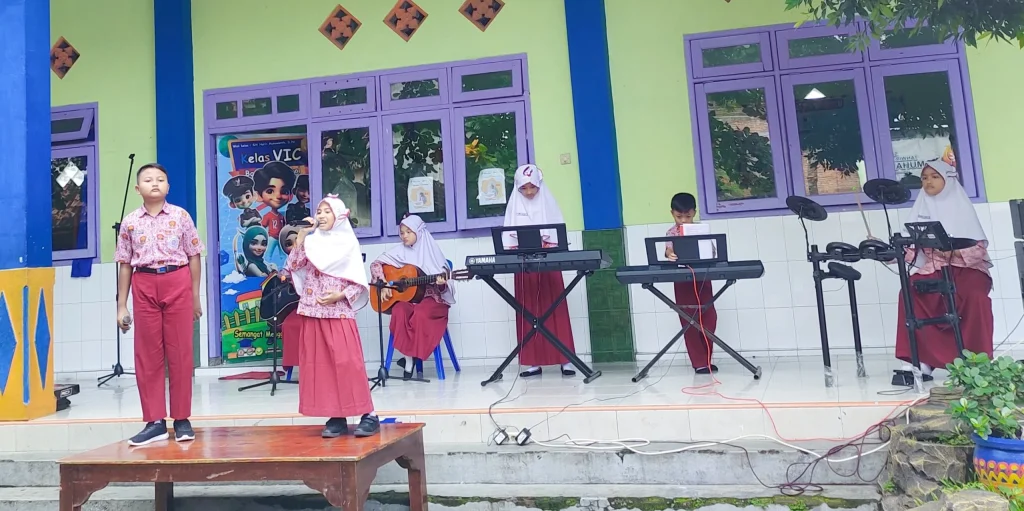 Mimsapa Kids Band Tampil Memukau di Apel Pertama Masuk Semester Genap