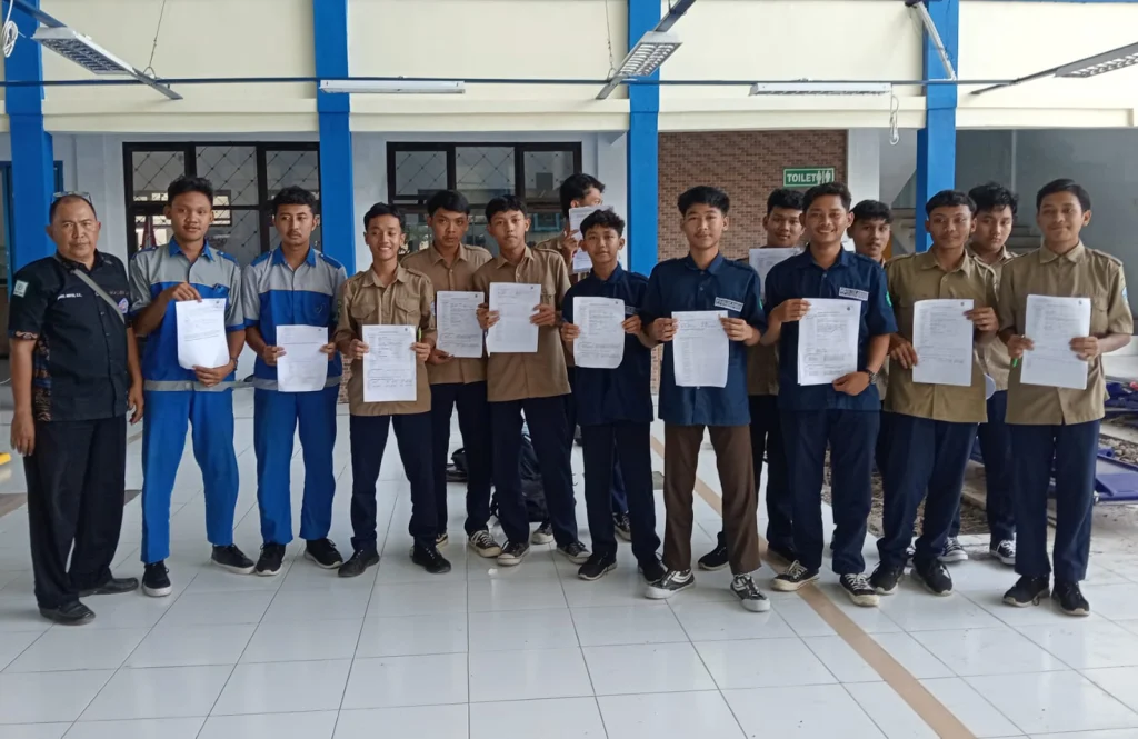 Excited! Siswa SMK Muda Genteng sudah Bekerja meskipun Statusnya masih Pelajar