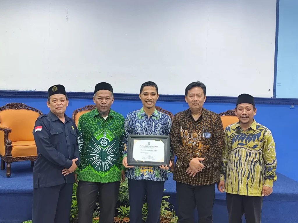 Kebanggaan SMA Muhiba Menerima Predikat Sekolah Unggul Kategori Madya