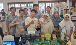 Tim Smamda Surabaya Raih Predikat Sekolah Inovator Energi dan Efisiensi untuk Transportasi