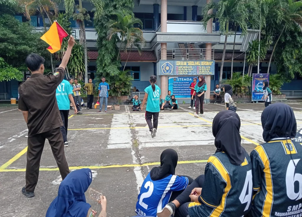 Kemeriahan Lomba Hadang Putri SMK Muda’s Got Talent 2025 Tingkat SMP/MTs se-Banyuwangi