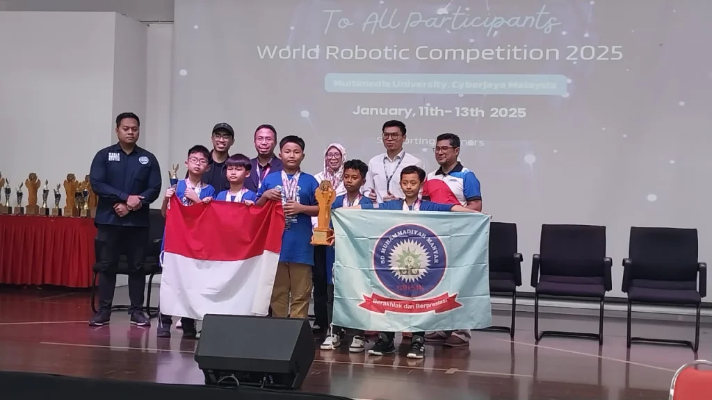 Siswa SDMM Juarai Kompetisi Robotik Tingkat Internasional