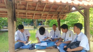 Serunya Belajar Menulis Cerpen Cinta di Gazebo Smutu