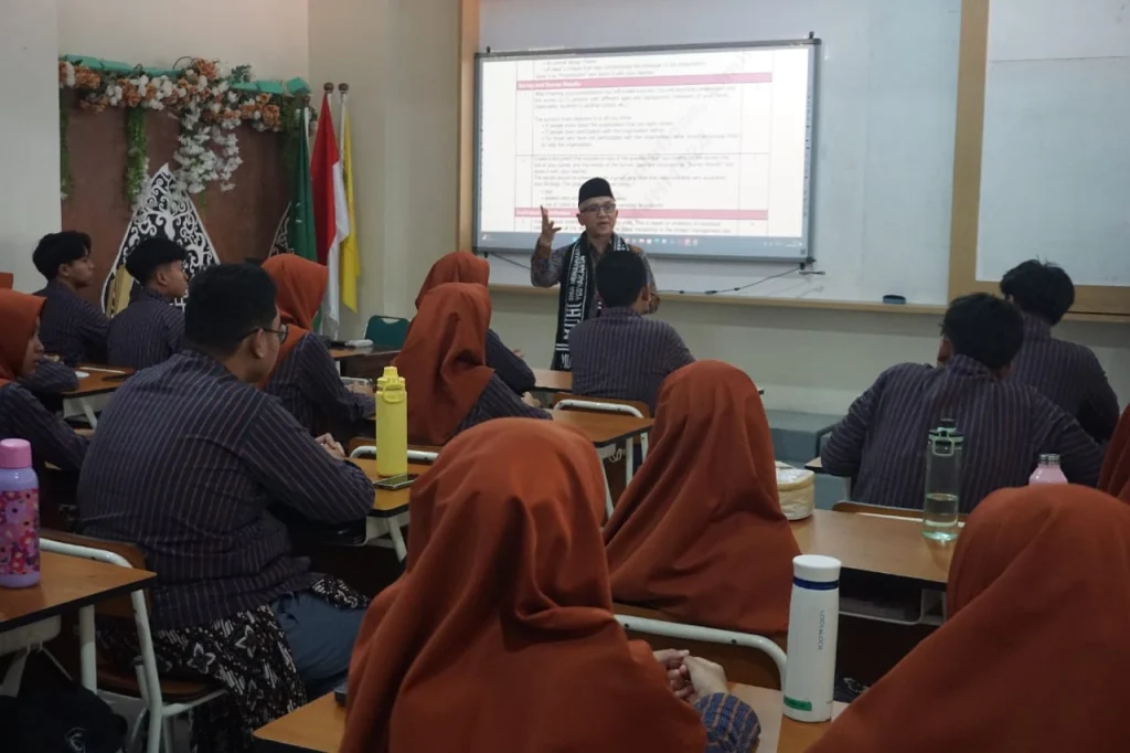 Siapkan Sekolah Unggulan, Wamendikdasmen Kunjungi SMA Muhi Yogyakarta