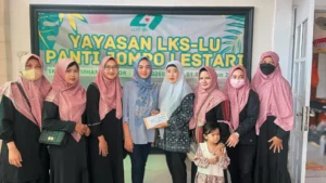 Ikwam SD Almadany Baksos di Panti Jompo Lestari