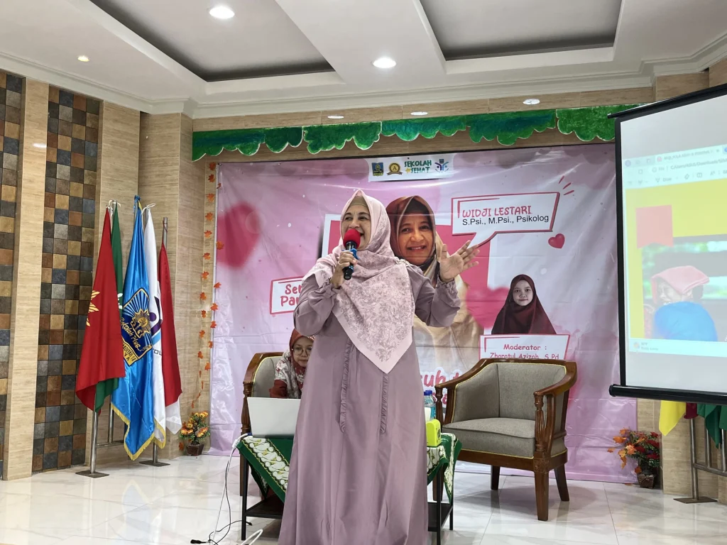 Seminar Parenting: Penerapan Pola Asuh dan Perkembangan Emosional Anak