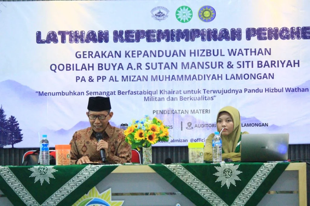 Materi Kemuhammadiyahan Disampaikan di Latihan Kepemimpinan Penghela HW Pondok Al Mizan Lamongan
