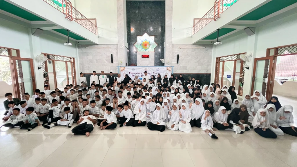 Murid SD Muhammadiyah Kota Blitar Mengikuti Munaqosyah Tahfidh, Hadits, dan Doa Yaumiyah