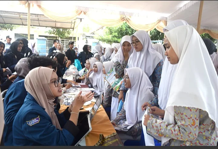 Antusiasme Siswa Mamsaka di Expo Campus 2025