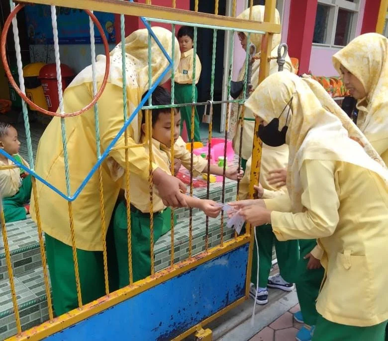 Berbagi Kebahagiaan di Milad TK Aisyiyah 5 Bungah Gresik Ke-55