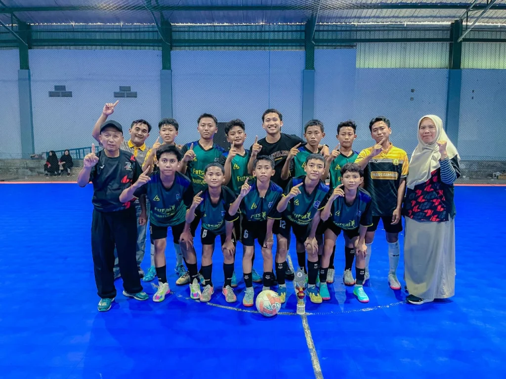 Madtsamuda Raih Juara Umum Kedua di Porseni Kecamatan Paciran 2025