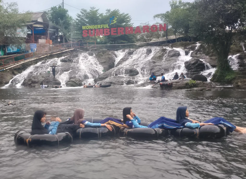 Catatan Perjalanan: Keseruan Keluarga Madsamutu di Sumber Maron