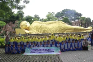 Outdoor Learning SD Muhammadiyah 8 Tulangan: Belajar Sambil Naik Kereta Api