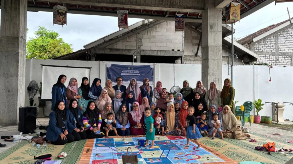 Sosialisasi Parenting, Teknik Pengasuhan Positif dan Cara Mengatasi Masalah Perilaku Anak di Desa Tebuwung