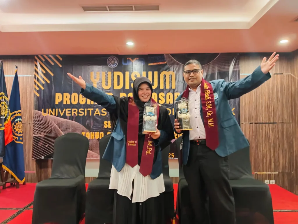 Kompak! Dua Guru SD Almadany Raih Gelar Magister di Hari Istimewa