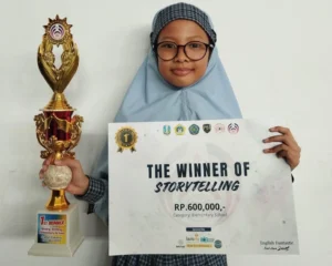 Dari Gagal Berkali-Kali Hingga Juara 1! Sharla Taklukkan Panggung Story Telling