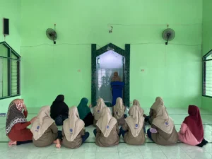 Siswi Smampat Sidayu Gresik Antusias Ikuti Muhadharah Perdana