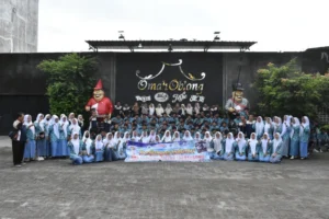 SMK Muhammadiyah 1 Kertosono Gelar Kunjungan Industri ke Yogyakarta: Belajar, Berwisata, dan Menatap Masa Depan
