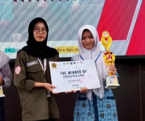 Siswi Spemutu Gresik Ini Raih Juara Pertama Story Telling di English Funtastic 2025