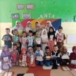 Tukar Kado Akhiri Acara Isra Mikraj PAUD Aisyiyah Morocalan