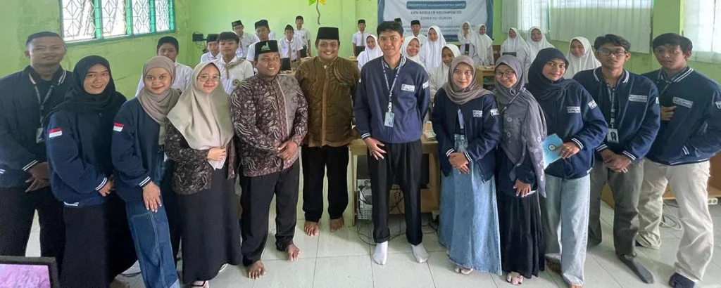 Mahasiswa KKN UMG Bekali Siswa MTS Hidayatus Salam dengan Keterampilan Digital