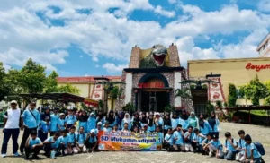 Murid Kelas 5 SD Muhammadiyah Kota Blitar Antusias Mengikuti Outing Class ke Jatim Park 3